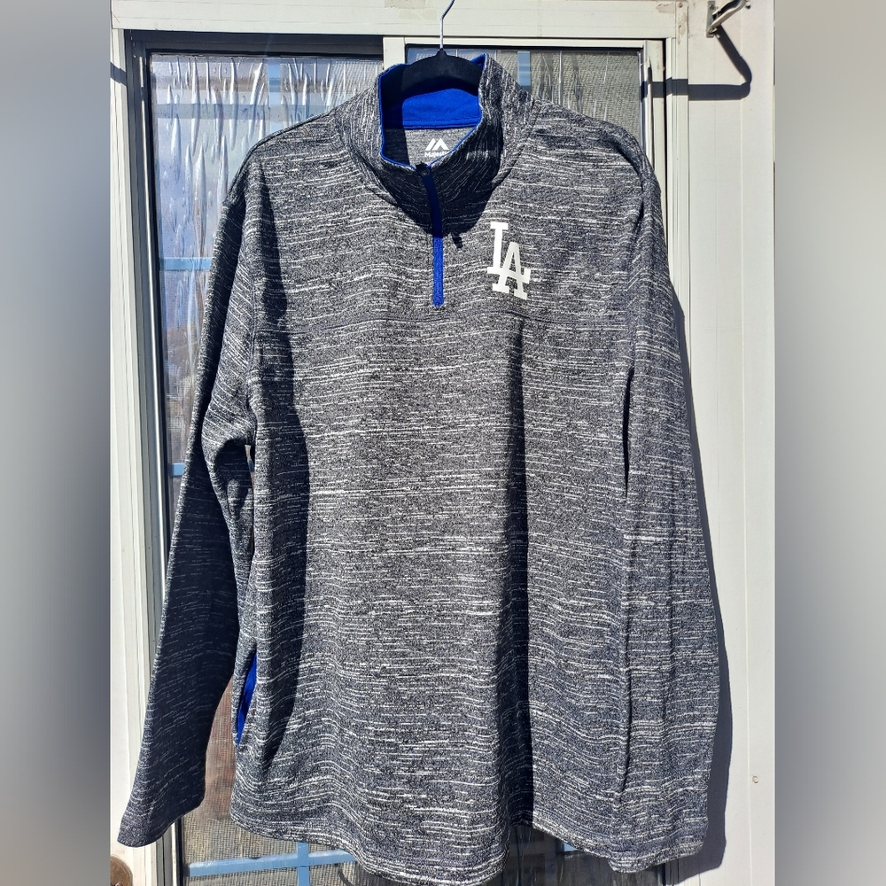 LA Gray Quarter-Zip Sweater. Size X-Large